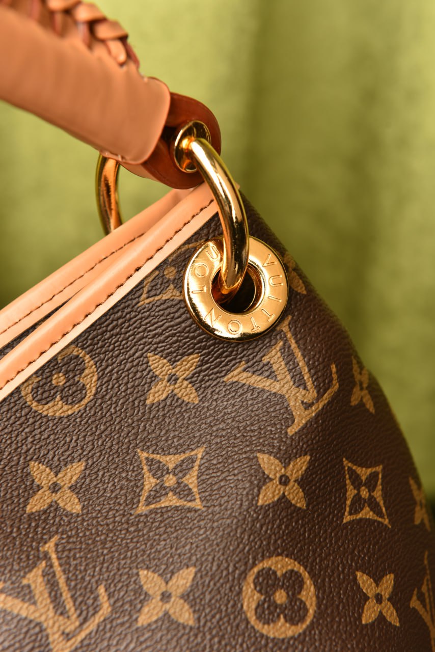 LV ARTSY MM