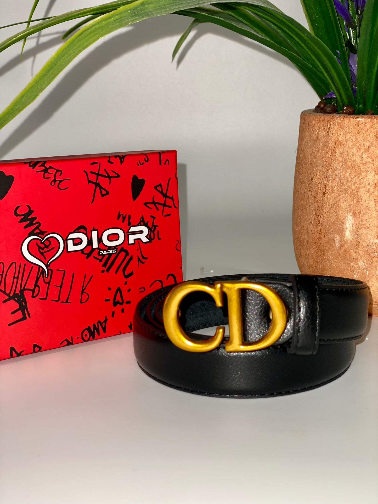 DIOR δερμα